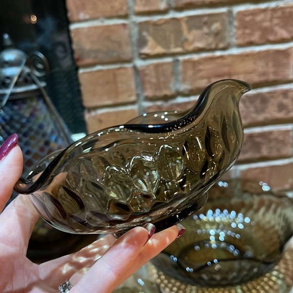 Vtg Indiana Glass Smoky Brown Diamond Cut Wavy Edge Salad Bowl Set (7 total) - Picture 4 of 7